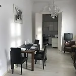 Thokoly Apartment