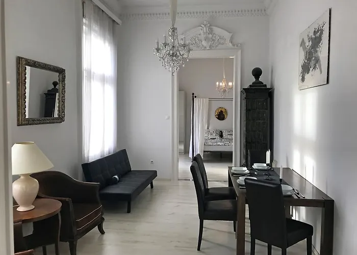 Thokoly Apartment